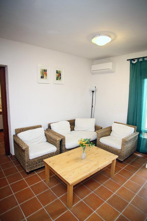 Appartamenti Ideal Isola Rossa Extérieur photo