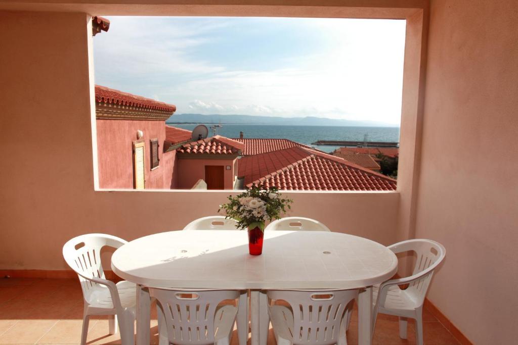 Appartamenti Ideal Isola Rossa Extérieur photo